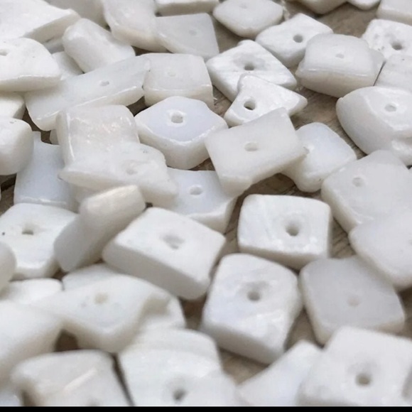 300+ White Square Puka Pooka Shell Beads Jewelry Making Crafting DIY Bulk Lot - Picture 8 of 11